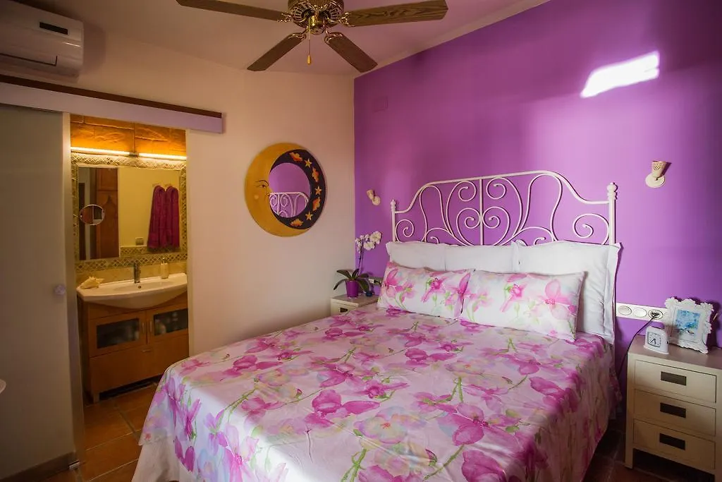 Indonesian Suites Tropical Garden Malaga Villa
